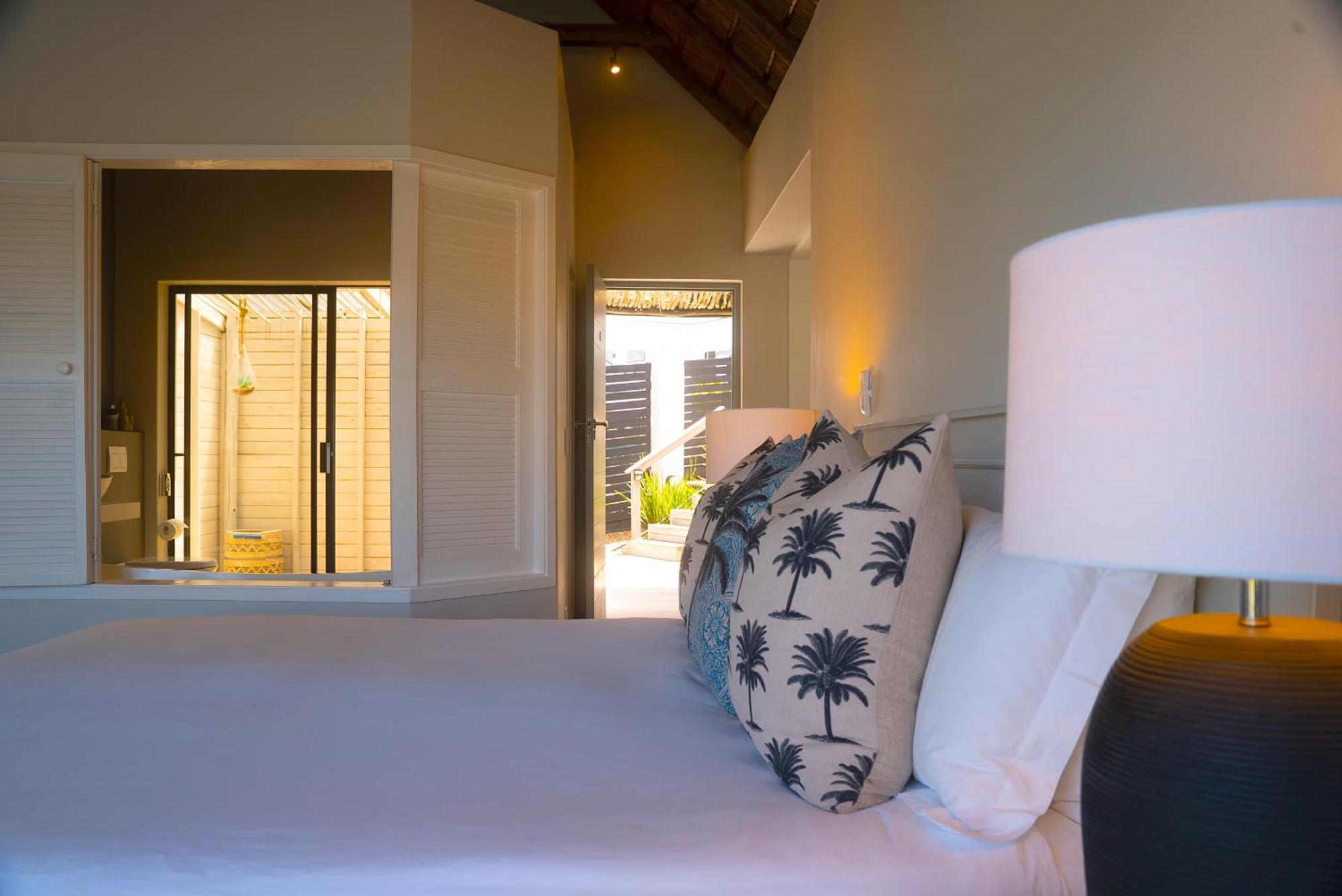 Canal Guest House - Waterfront Boutique Bed & Breakfast - Solar Power St Francis Bay Δωμάτιο φωτογραφία